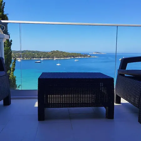 Gloria Apartment *