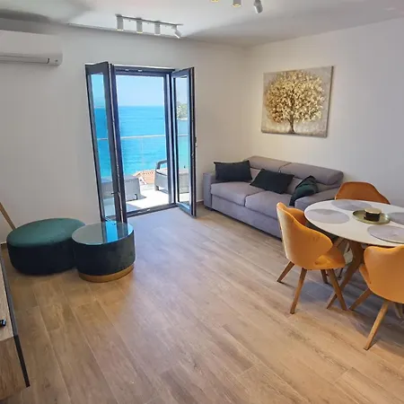 Gloria Apartment