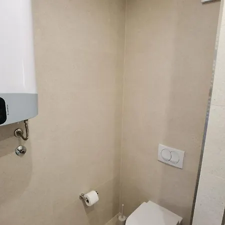 Gloria Apartment *