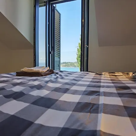 Gloria Apartment *