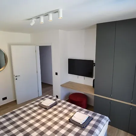 Gloria Apartment *