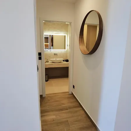 Gloria Apartment
