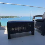 Gloria
